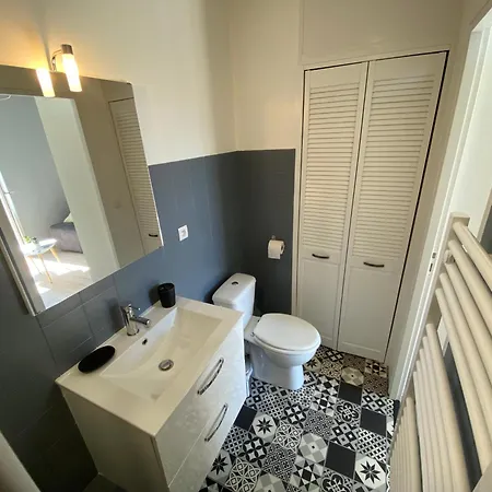 Apartment 17